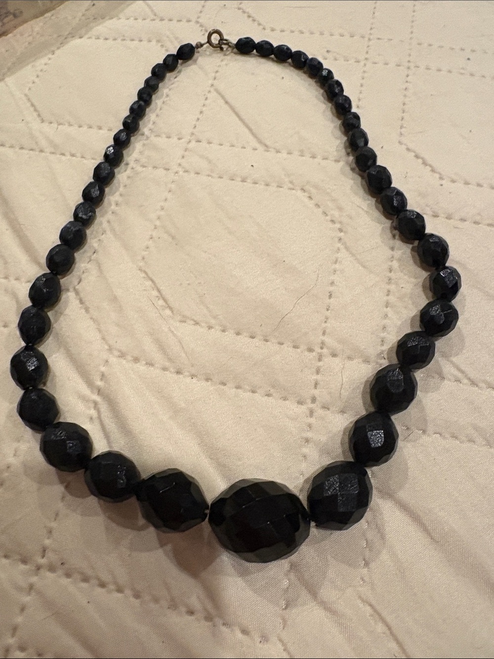 Elegant Black Faceted Bead Necklace for Women